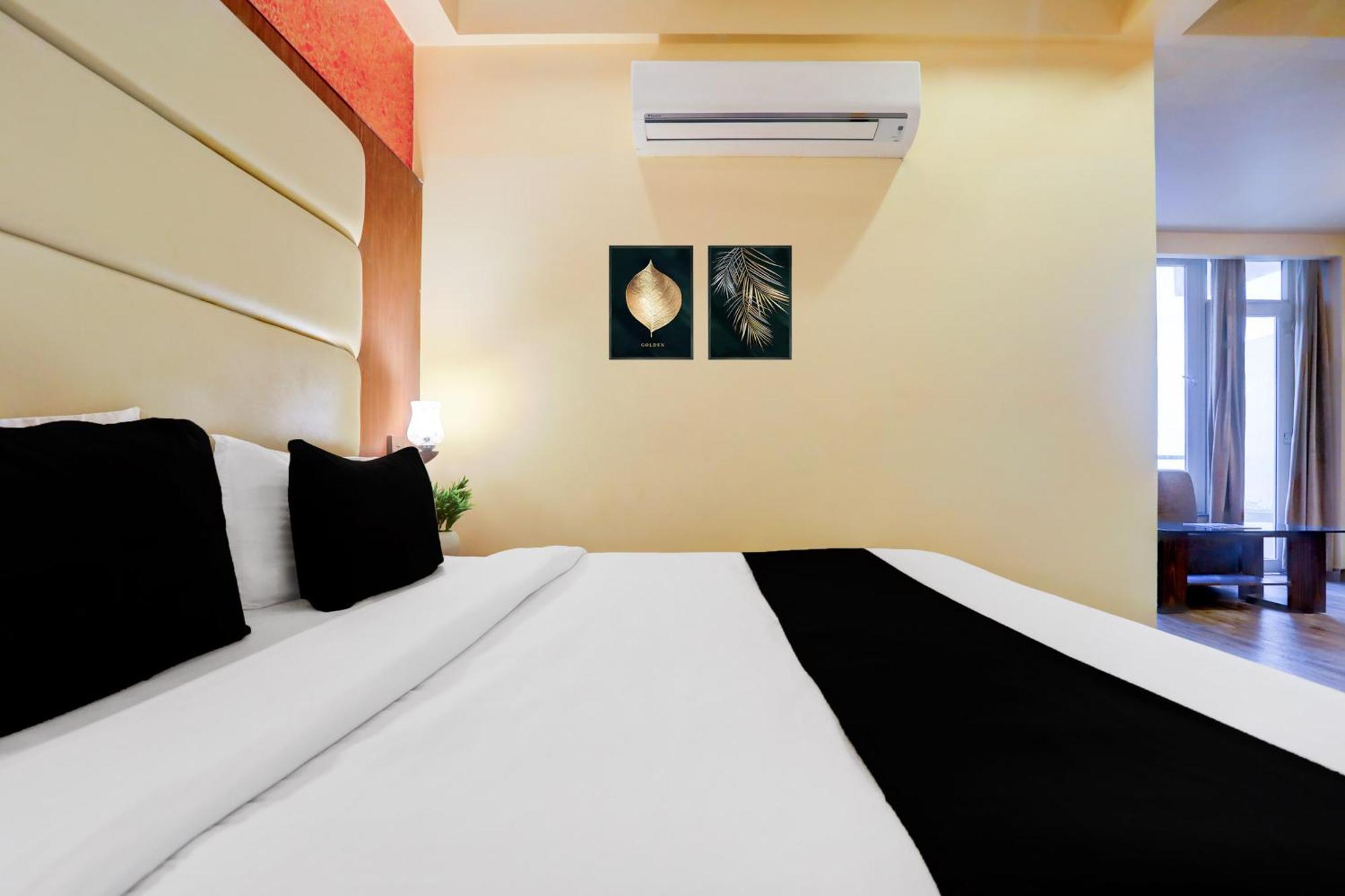 Super Townhouse Oak Pacify Hills Hotel Rājpur Buitenkant foto