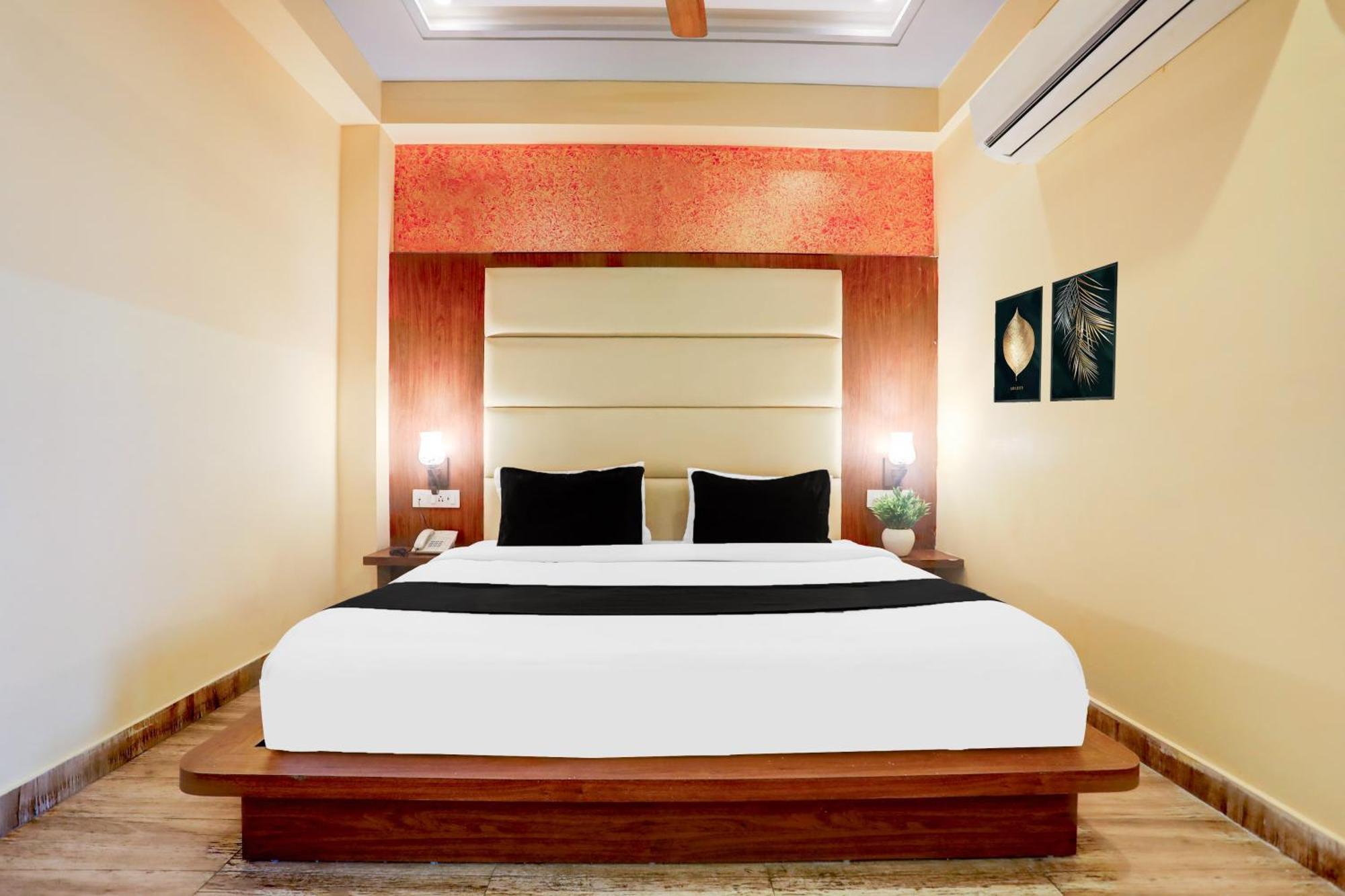 Super Townhouse Oak Pacify Hills Hotel Rājpur Buitenkant foto